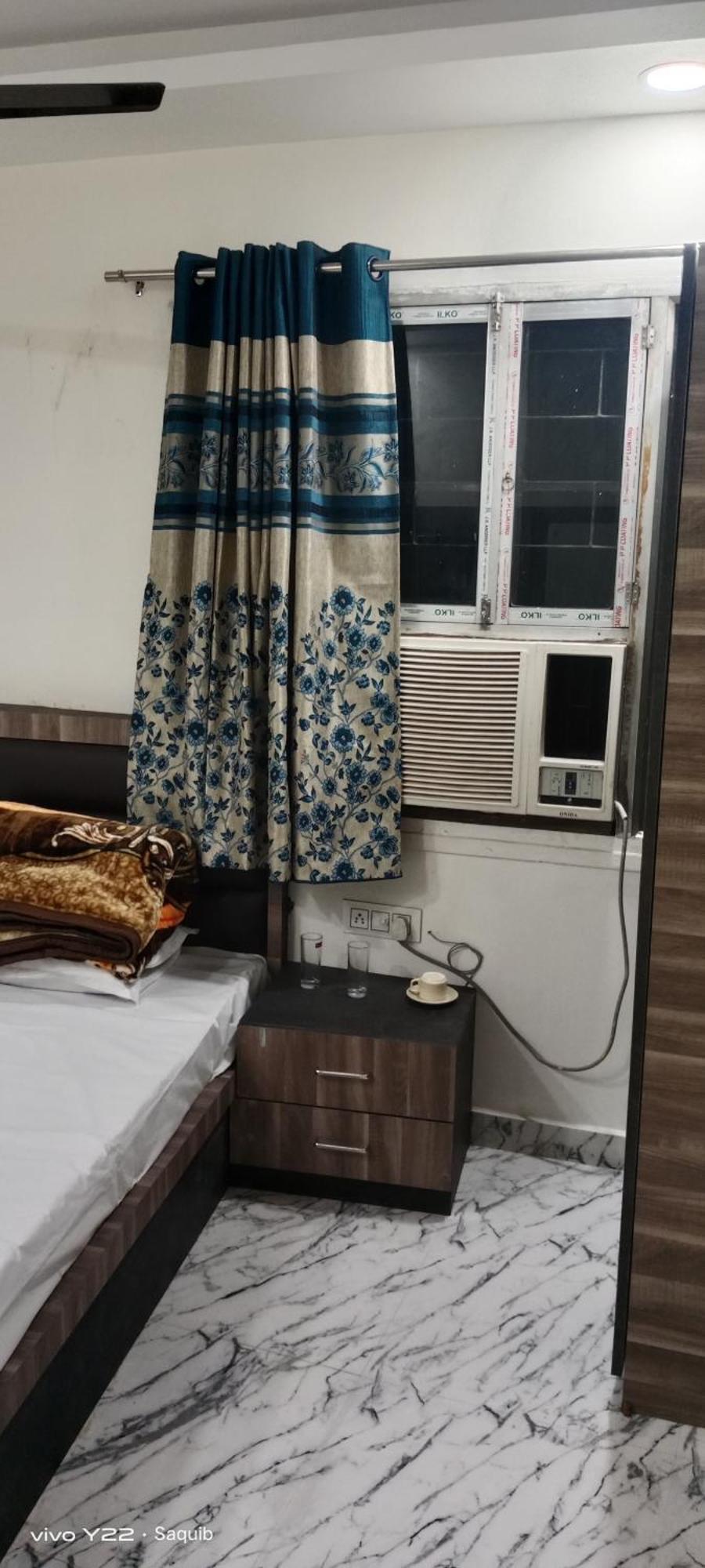 S.r Royale Guest house *